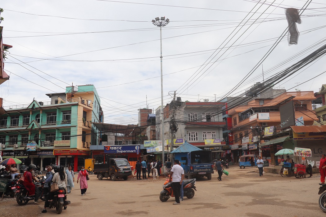 सुरक्षाका लागि बजार क्षेत्रमा ‘हाई मास्क लाइट’ जडान